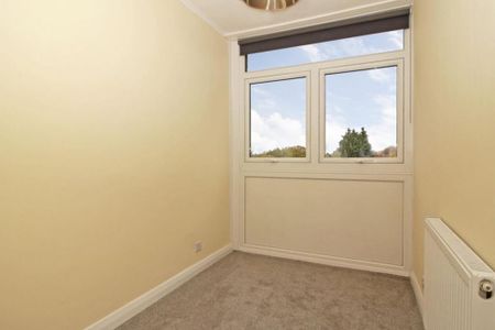 3 bedroom maisonette to rent - Photo 5
