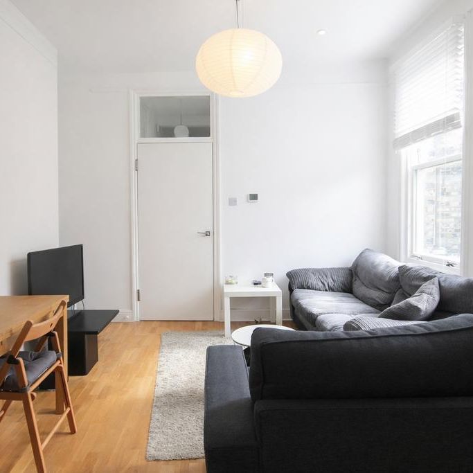 3 bedroom flat to rent - Photo 1