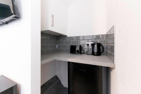 1 bedroom house of multiple occupation to rent - Photo 4