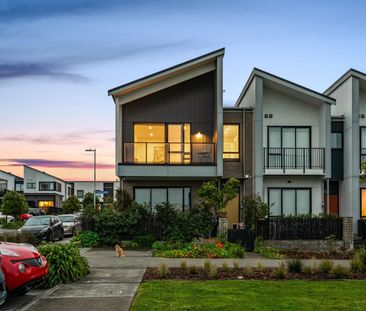 Sunny Corner Home - Photo 3