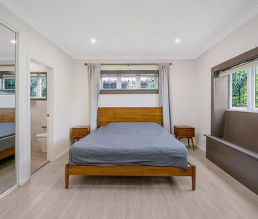 Modern and spacious family townhouse in convenient location. - Photo 2