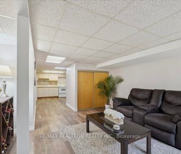 Detached Home For Lease | E8133102 - Photo 2