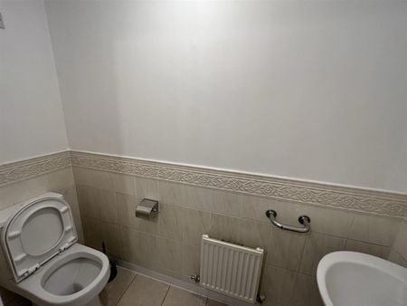 4 Bed Town house For Rent - Photo 2
