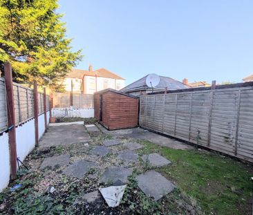3 bedroom terraced house to rent - Photo 6
