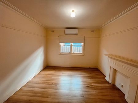 41 Byfield Street, Reservoir VIC 3073 - House For Rent | Domain - Photo 2