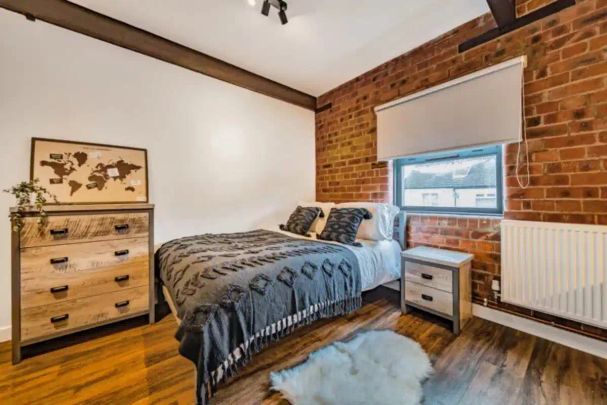 Gold Studio - Photo 1