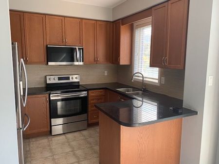 For Lease - 7133 Triumph Lane, Mississauga, Ontario - Photo 5