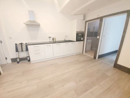 Property To Rent Hardshaw Street, St. Helens, WA10 | 2 Bedroom Apartment through Little Estate Agents - Photo 3