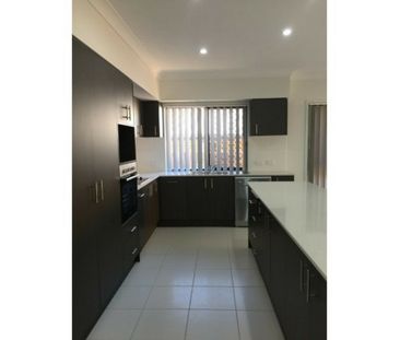 Spacious 4 bedroom family home - Photo 4