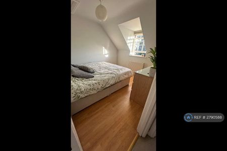 2 bedroom end of terrace house to rent - Photo 4