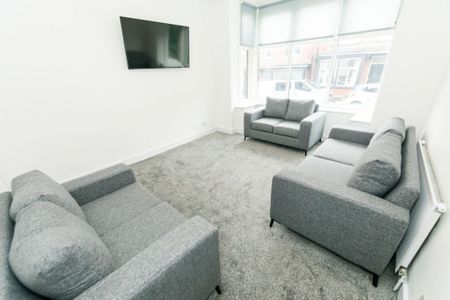 Winston Gardens, Headingley, Leeds - Photo 3