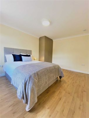 Bath Road, Hounslow - Photo 1