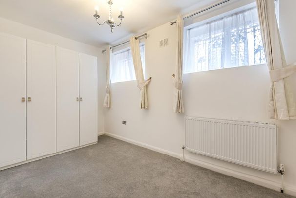 3 bedroom flat to rent - Photo 1