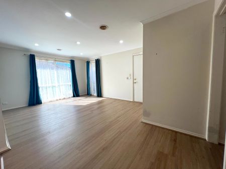 2 Bedroom unit in handy location - Photo 3