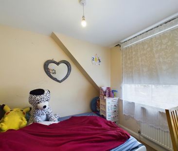 3 bedroom semi-detached house to rent - Photo 5