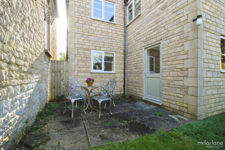 4 bedroom detached house to rent - Photo 3