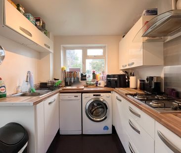 2 bed end of terrace house to rent in Basemoors, Bracknell, Berkshi... - Photo 3