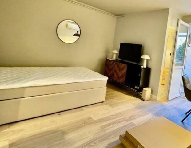 Garsoniera de inchiriat zona Eroii Revolutiei - Photo 1