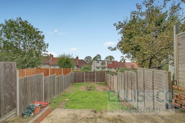 4 bedroom terraced house to rent - Photo 1