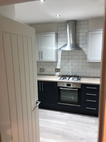 3 bedroom terraced house to rent - Photo 4