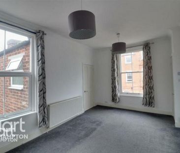 3 bedroom maisonette to rent - Photo 1
