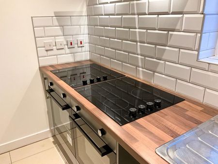 1 bedroom in a house share to rent - Photo 4