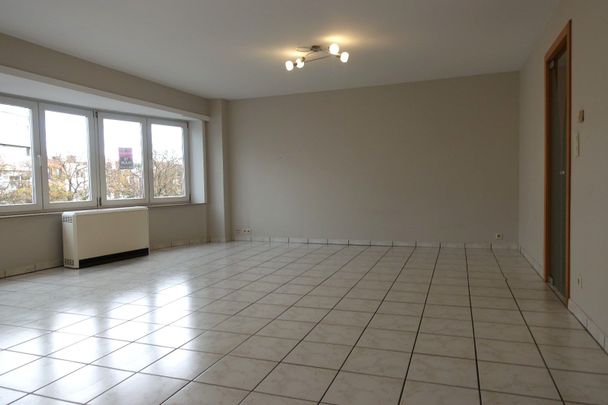 Te huur: appartement met 2 slaapkamers aan de Elisabethlaan in Oostende - Photo 1