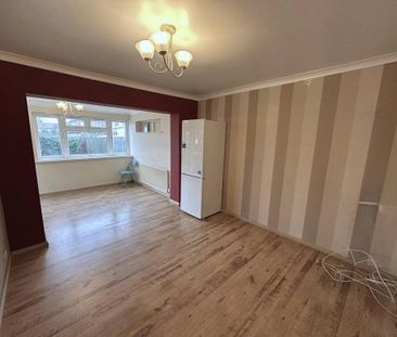 3 bedroom semi-detached house to rent - Photo 4