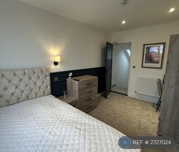 1 bedroom in a house share to rent - Photo 4