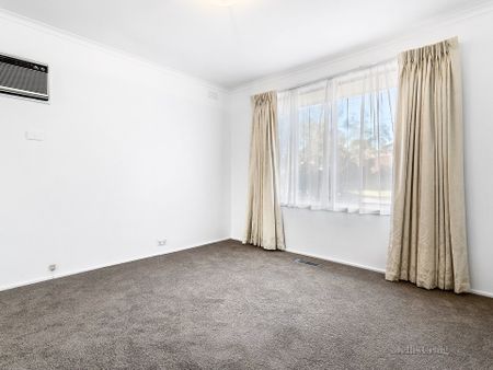 2/7 La Frank Street, Burwood - Photo 2