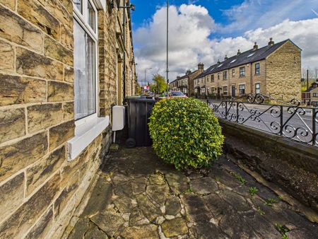 2 bedroom terraced house to rent - Photo 3