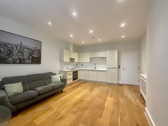 2 bedroom Apartment to let - Photo 1