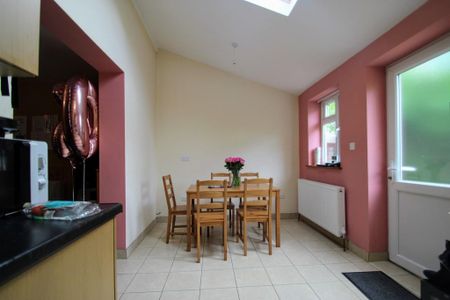 5 bedroom semi-detached house to rent - Photo 2