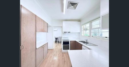 Family‑Friendly House & Granny Flat With Solar Panels - Photo 3