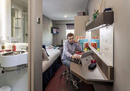 1 bedroom private hall to rent - Photo 3