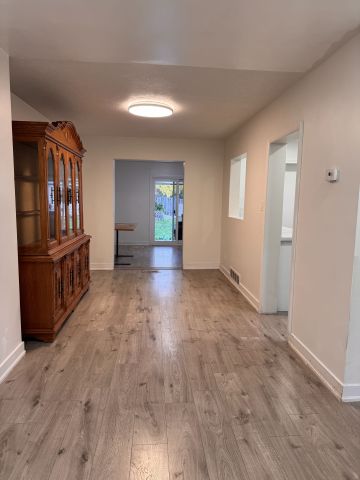 For Lease - 1379 Freeport Drive, Mississauga, Ontario - Photo 2