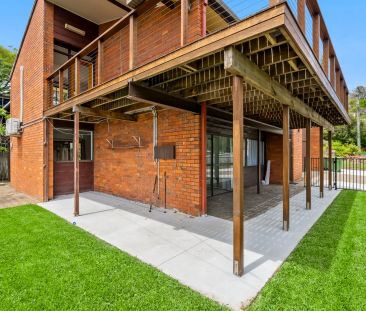 Dual Living Home! Brand New Renovations! - Photo 6