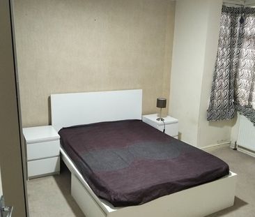 Room in a Shared House, Grenaby Avenue Croydo, CR0 - Photo 2