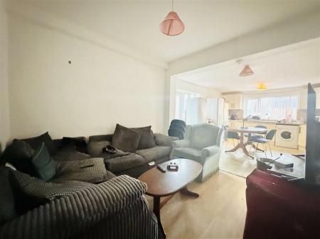 Harlaxton Drive, Lenton, Nottingham, NG7 - Photo 1