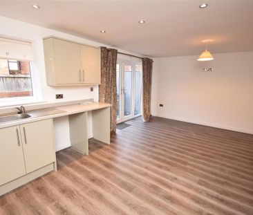 2 bedroom semi-detached bungalow to rent - Photo 6