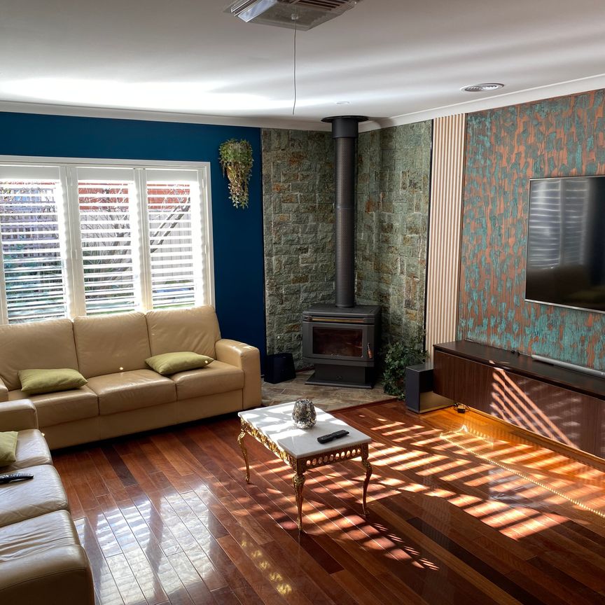 Caroline Springs - Photo 1