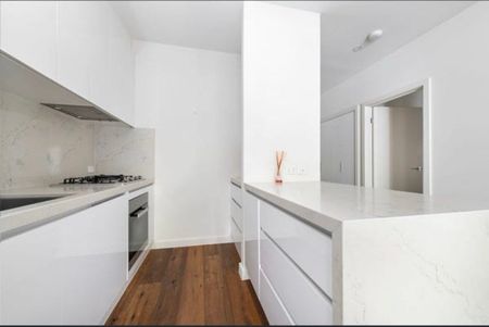 Surrey Hills - Photo 3