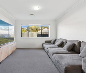 Modern Family Home - Photo 4