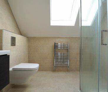 3 bedroom flat to rent - Photo 4