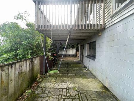 Large Family Home - Photo 5