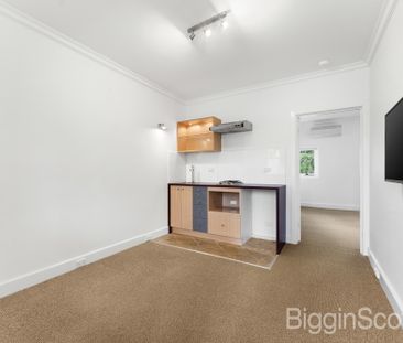 APARTMENT LIVING ON LAKE DAYLESFORD - Photo 3