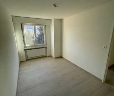 "Erstvermietung nach Sanierung, 4-ZW mit zwei Balkonen und eigener ... - Photo 4