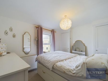 Naunton Terrace, Leckhampton, Cheltenham - Photo 2