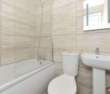 South Parade, Whitley Bay, NE26 - Photo 6