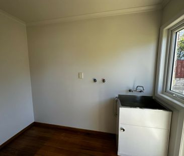 Beautiful in Belleknowes! - Photo 6